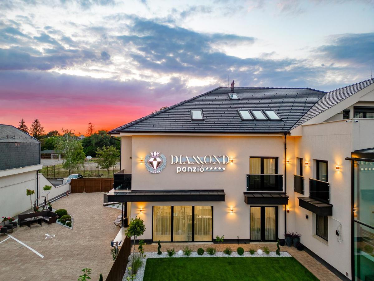 לינה וארוחת בוקר Hajdúszoboszló Diamond Panzio מראה חיצוני תמונה